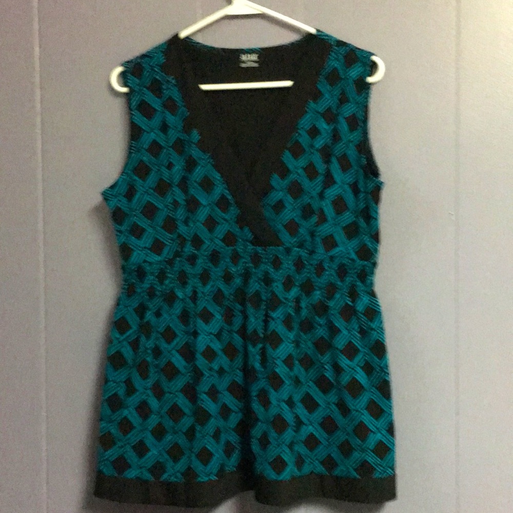 XL a.n.a. Sleeveless Green/Black Women’s Top
